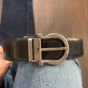 Men’s Ferragamo leather belt
